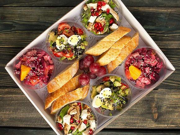 Заказать Салат-бар на 6-9 персон в Санкт-Петербурге