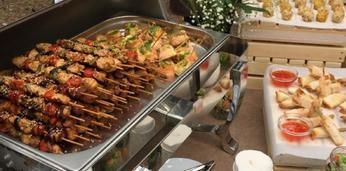 Фуршетный сет классический с горячими закусками на 10 персон